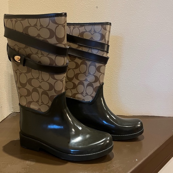 Coach Rain Boots 35 - Picture 3 of 4